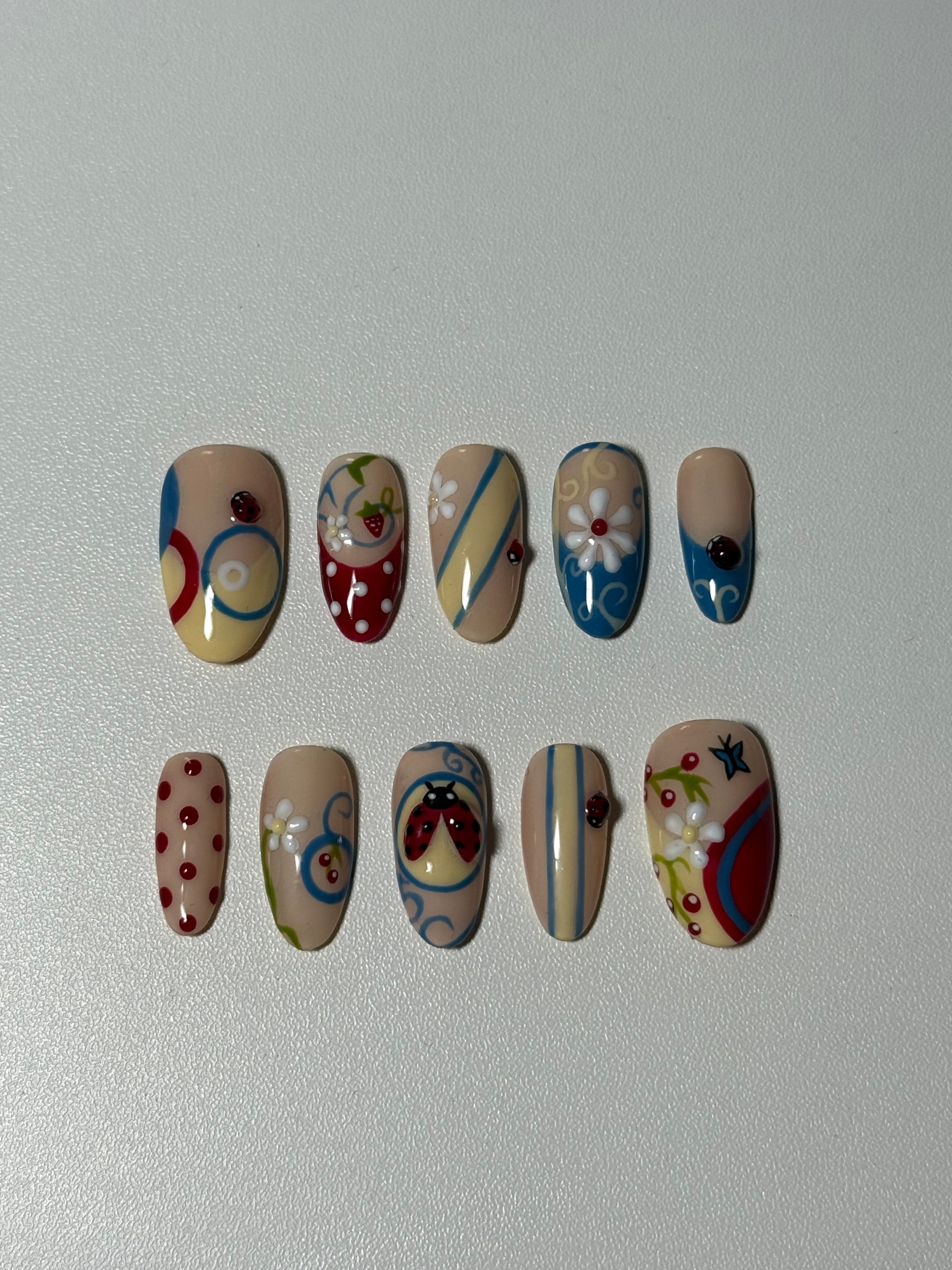 Marble white elegant press-on nails